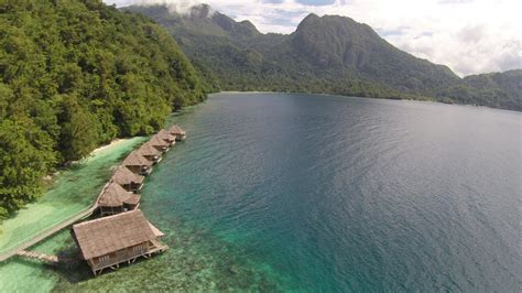 Menyusuri Keindahan Pantai Ora, Mutiara Maluku yang Mendunia ...