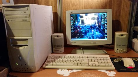 My late 90s gaming computer - Intel Pentium 3 700 MHz, 256 MB RAM, 10 ...