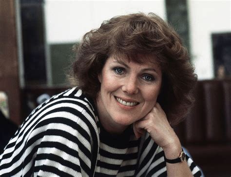 Lynn Redgrave | Biography, Movies, Georgy Girl, Theatre, Sister ...