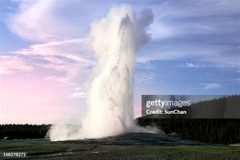 1,459 Geyser Old Faithful Stock Photos, High-Res Pictures, and Images ...