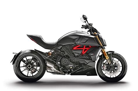 2019 Ducati Diavel 1260 | First Look Review | Rider Magazine