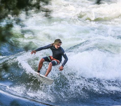 Surfing the River in Montreal - The Main Spots