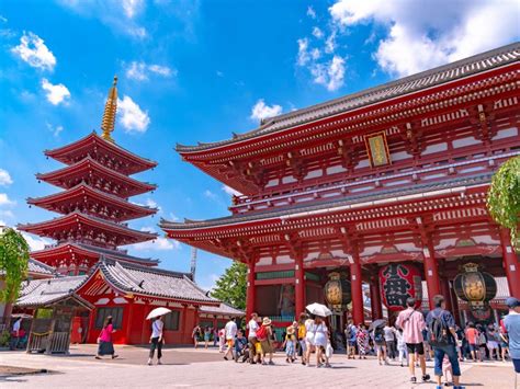 Discovering Asakusa: Tokyo's Historic Neighborhood, Temples, Festivals ...