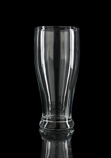 Empty beer glass 21790755 Stock Photo at Vecteezy