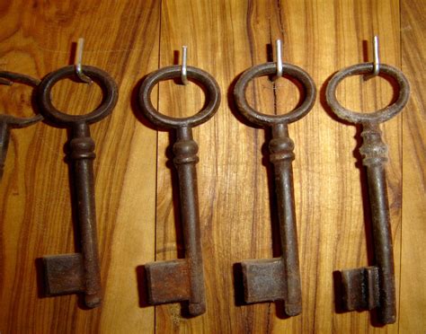 Old keys Free Photo Download | FreeImages