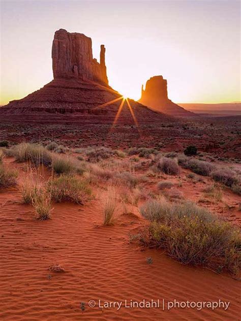 Sunrise in Monument Valley - Larry Lindahl Photography