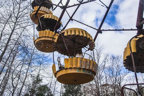 Old Ferris Wheel in the Chernobyl Exclusion Zone 15540771 Stock Photo ...