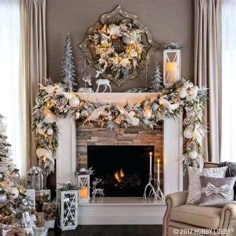 35 Christmas Fireplace Mantel Decoration Ideas That You'll Love