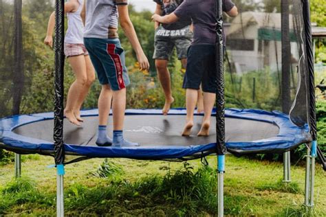 Trampoline Games for Kids: Fun and Safe Activities for Outdoor Play ...