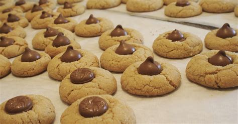 Recipe for Hershey Kiss Peanut Butter Cookies - MakeBetterFood.com