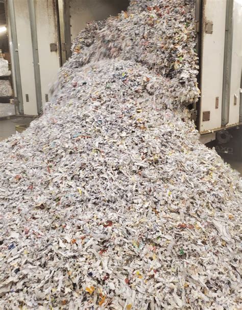 A Guide to Mobile Shred Truck Paper Shredding Services