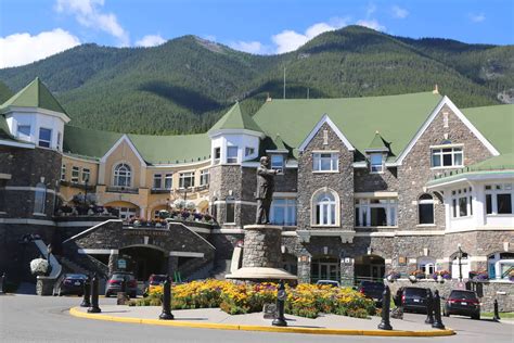 The Fascinating History of the Banff Springs Hotel – Park Pilgrim