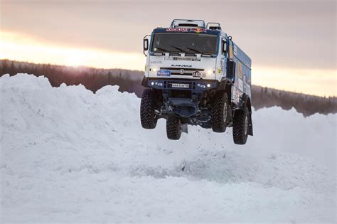 This 1,000-hp, 10-ton Dakar Rally truck can fly