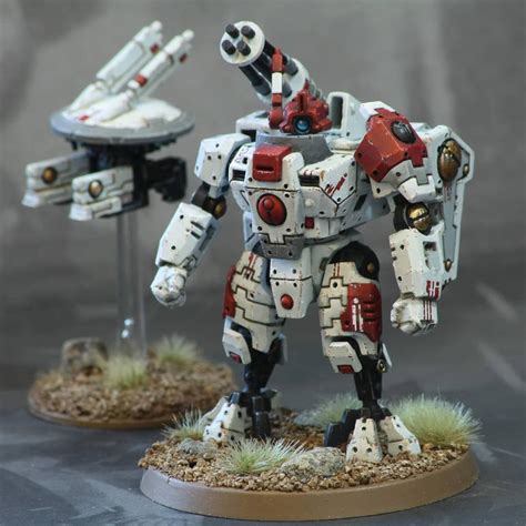 T'au XV8 Crisis Battlesuit in Iridium Armour | Warhammer, Tau warhammer ...