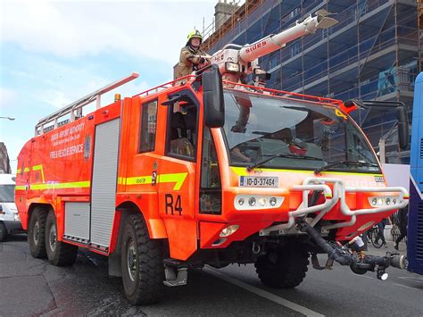 The Role Of The Fire Service At An Airport - Simple Flying