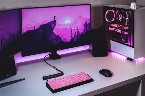 Purple and White Themed Desktop Setup - DesktopFlow