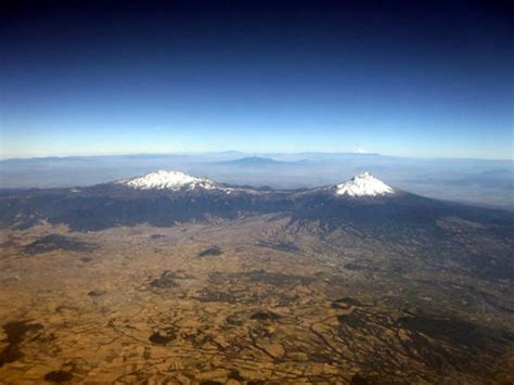 Popocatepetl and Iztaccihuatl: A Tragic Romance of Aztec Legend ...