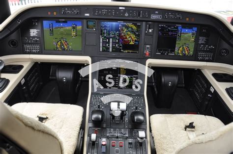 EMBRAER Legacy 500 cockpit HD photo - ASDS Media Bank