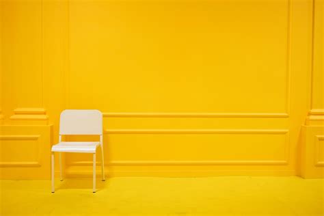 YELLOW WALL PAINTING TIPS TO WELCOME SUMMER IN YOUR HOME | Style Is What