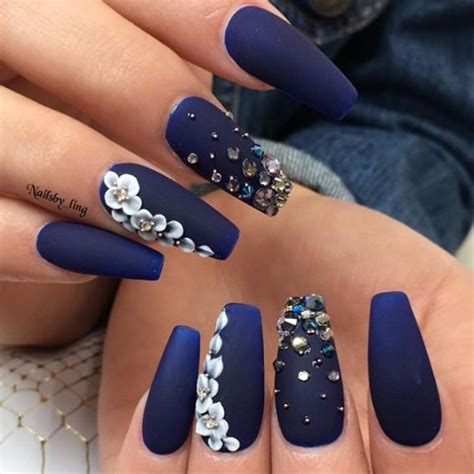 Elegant navy blue nail colors and designs for a Super Elegant Look