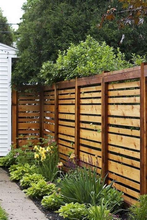 40 DIY Backyard Privacy Fence Design Ideas on A Budget