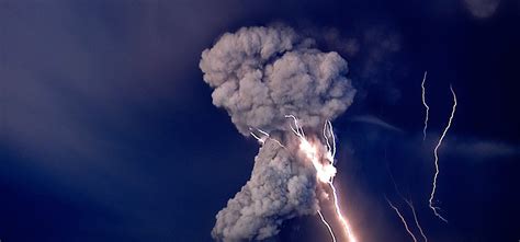 VOLCANO LIGHTNING GRIMSVOTN ICELAND | Jon Einarsson Gustafsson