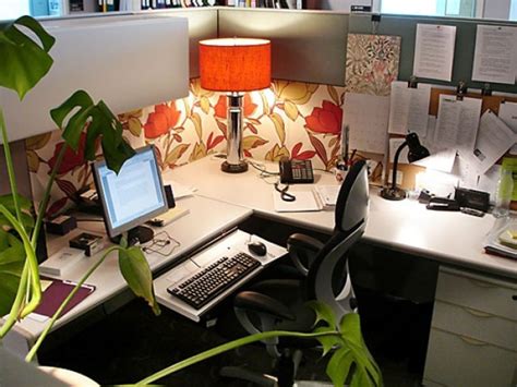 Minimalist Cubicle Decor Ideas to Add Personality