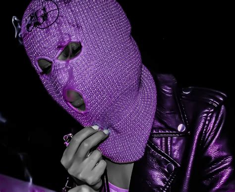 Gangsta Ski Mask Wallpaper Aesthetic Girl Wearing Ski Mask Wallpapers ...