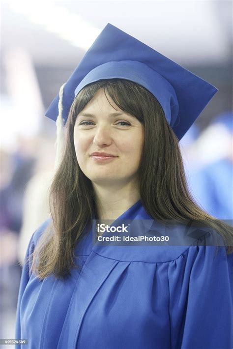 Graduation Girl Stock Photo - Download Image Now - 20-29 Years ...