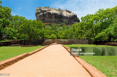 Sigiriya Rock Stock Photo - Download Image Now - Ancient Civilization ...