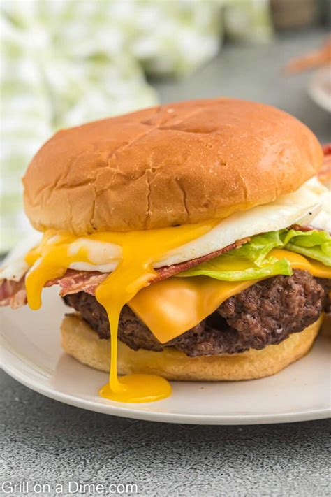 Fried Egg Burger Recipe - grillonadime.com