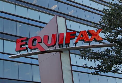 Equifax Customer Complaints Continue to Pile Up - WSJ