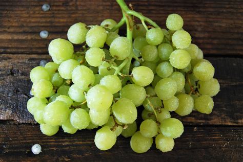 Organic Grapes | Green Grapes | Fruit Delivery | Order Online