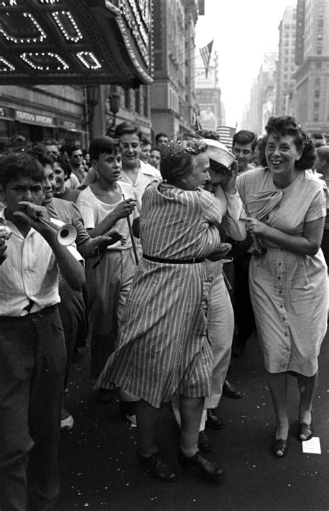 V-J Day Kiss in Times Square: Go Behind the Lens of That Famous Photo