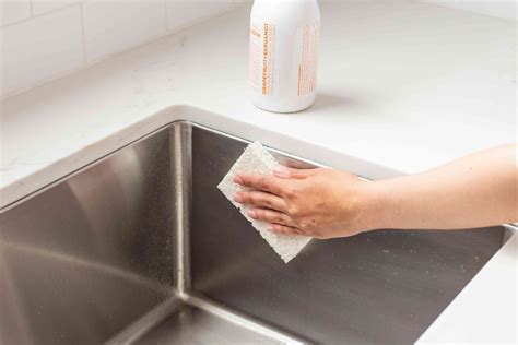 How to Clean a Stainless Steel Sink