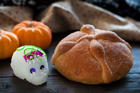 Pan de Muerto: Mexican Day of the Dead Bread