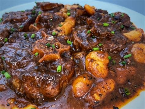 Top 4 Jamaican Oxtail Recipes