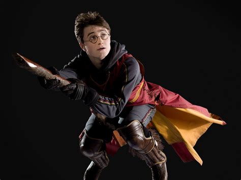 Image - Harry Potter - Quidditch (HBP promo) 1.jpg - Harry Potter Wiki