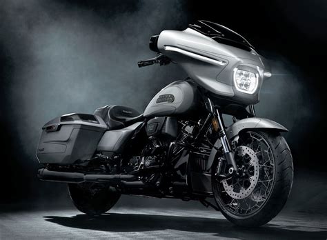 Harley Rolls Out All-New CVO Street Glide for 2023 | Cycle World