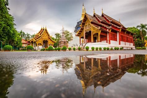 Premium Photo | Wat phra singh in chiang mai thailand