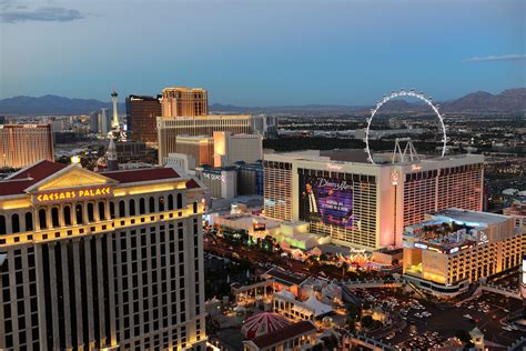 Las Vegas casinos reinventing the strip to attract new generation - CBS ...