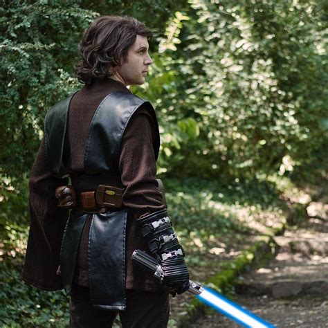 Anakin Skywalker Costume Ideas: DIY Cosplay