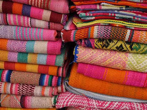 Peruvian Textiles – then and now – Aracari Travel