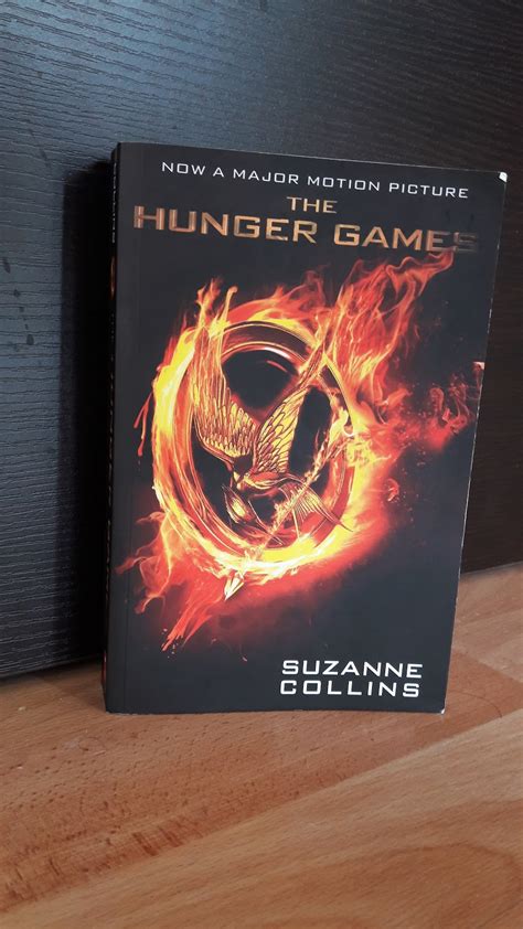 Book Review - THE HUNGER GAMES by Suzanne Collins