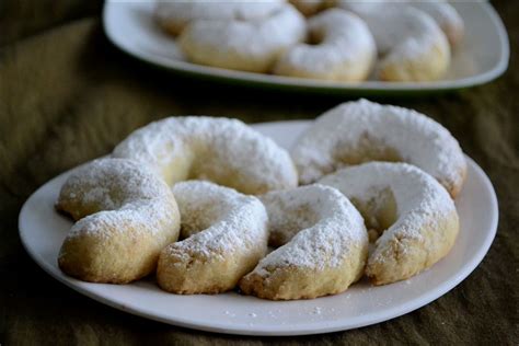 Vanillekipferl - German Holiday Cookies – Gayathri's Cook Spot