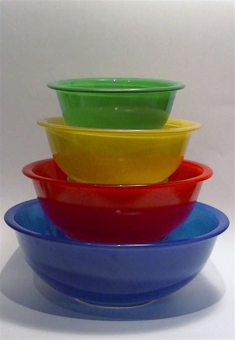 Vintage Pyrex Mixing Bowls Primary Colors on Clear