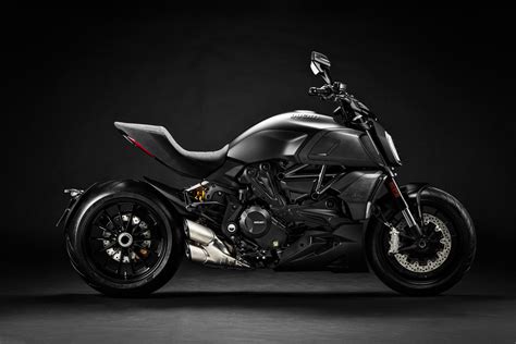 BS6 Ducati Diavel 1260 vs Diavel 1260S: Differences explained