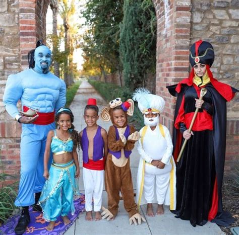 10 Best Disney Family Costumes For 6 - That Disney Fam