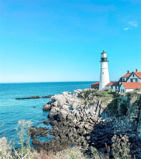 A Complete Guide to Portland Head Lighthouse (+ Photos & Video)