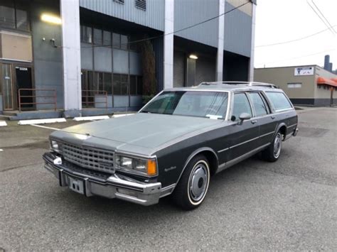 Chevrolet Caprice Classic Station Wagon for sale: photos, technical ...